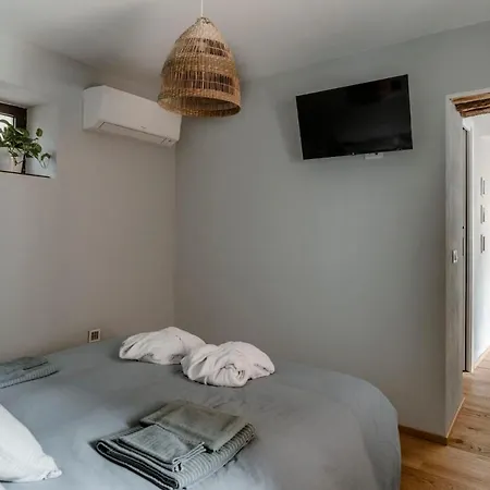 Lindhouse - A Tatil Evi