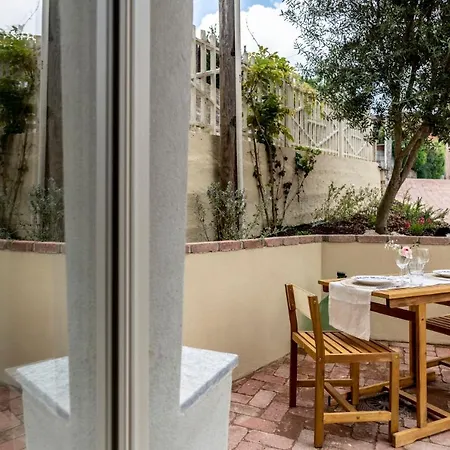 Lindhouse - A Govone