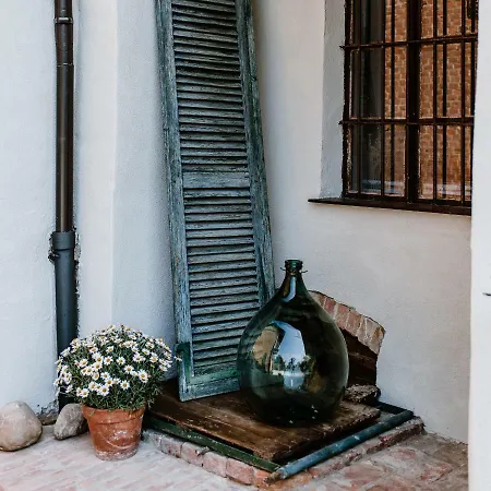 Lindhouse - A Govone